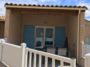 Villa 2 ch, cours privée, résidence avec piscine